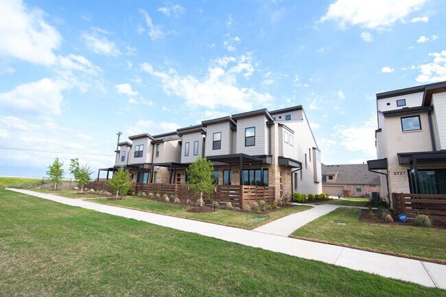 Building Photo - 3711 Pine Leaf Ln
