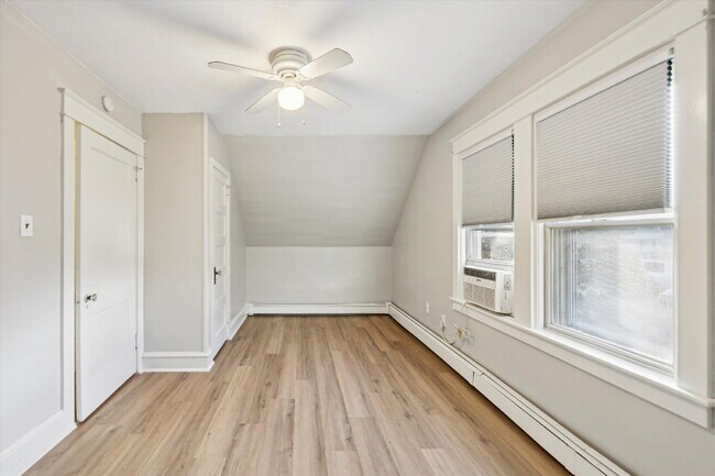 Building Photo - Bright and Airy 1-Bedroom with Private Ent...