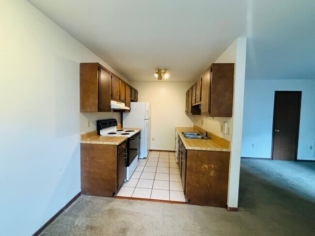 Building Photo - 1744 Donlee Dr