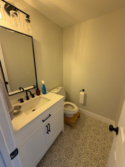 Building Photo - 4805 Brook Creek Cove