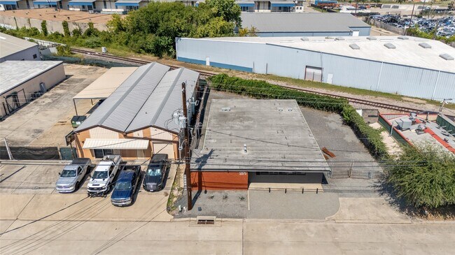 Building Photo - 5975 Armour Dr