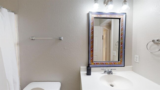 Building Photo - 5105 Spruce Cove