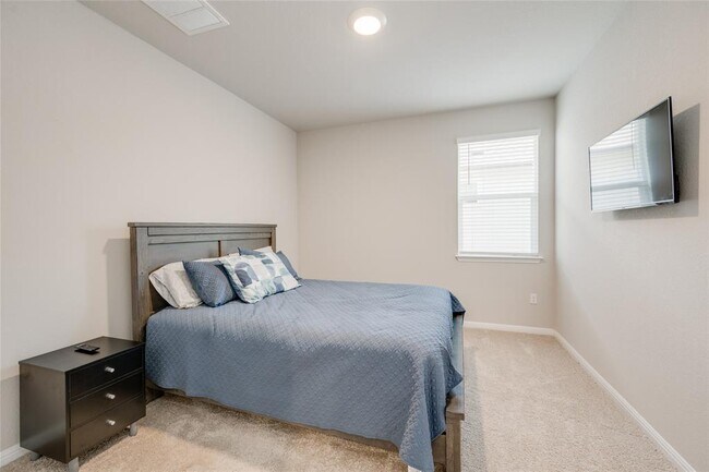 Building Photo - 102 Rainmaker Cv