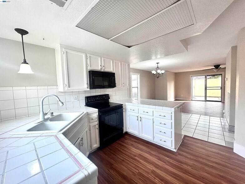 Building Photo - 3148 Andre Ln