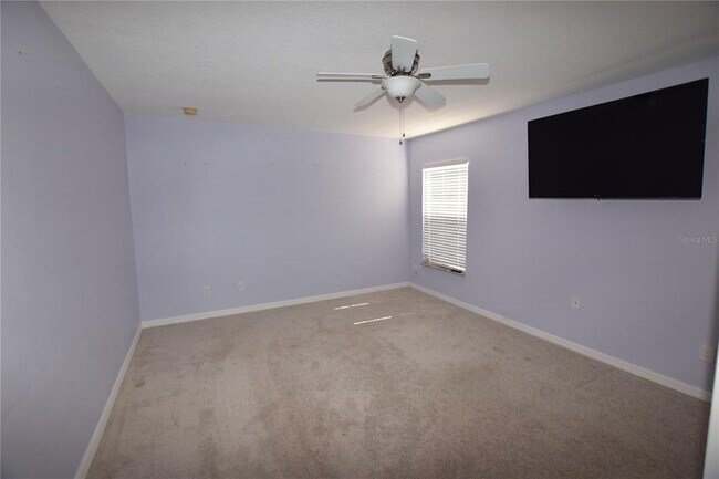 Building Photo - 1328 Karok St