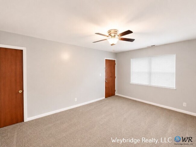Building Photo - 3518 Hazelwood Ave