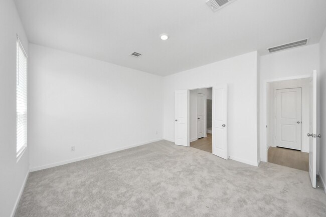 Building Photo - 3029 Avenida Sonoma Dr