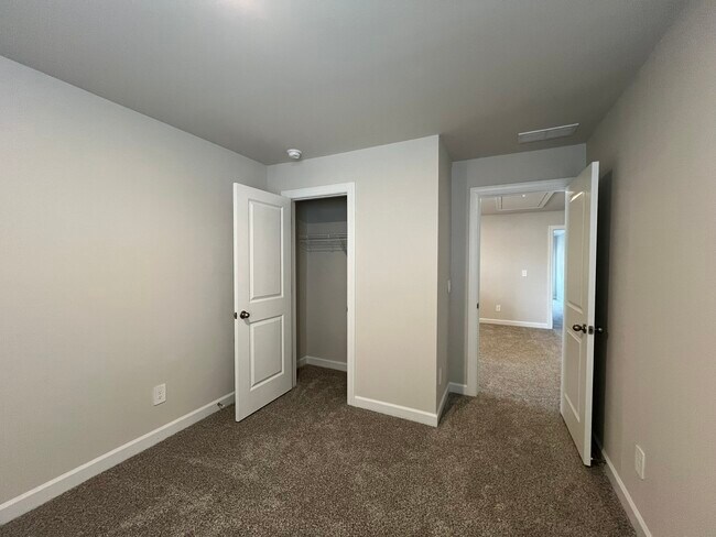 Building Photo - 1360 Fallen Acorn Ln