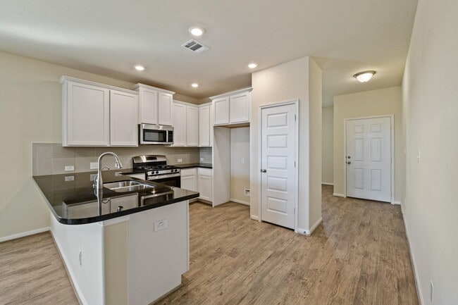 Building Photo - 14410 Sweetwater Dr
