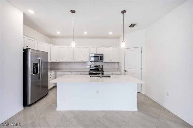 Building Photo - 2434 Orchard St