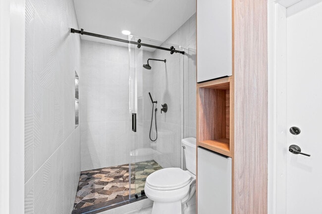 Building Photo - 1725 NE 23rd Ave