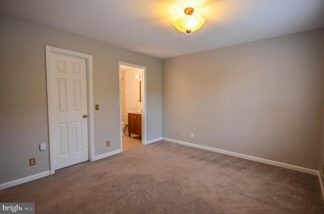 Building Photo - 10715 Hampton Mill Terrace