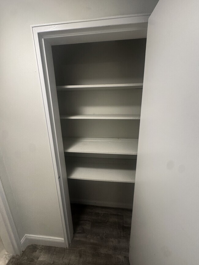 Building Photo - 3901 Tunlaw Rd NW