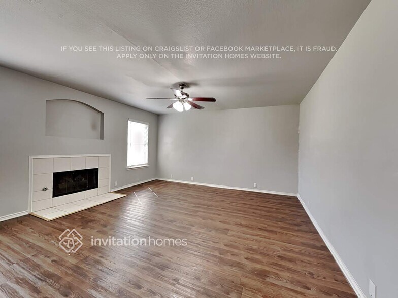 Building Photo - 2300 Meade Ct