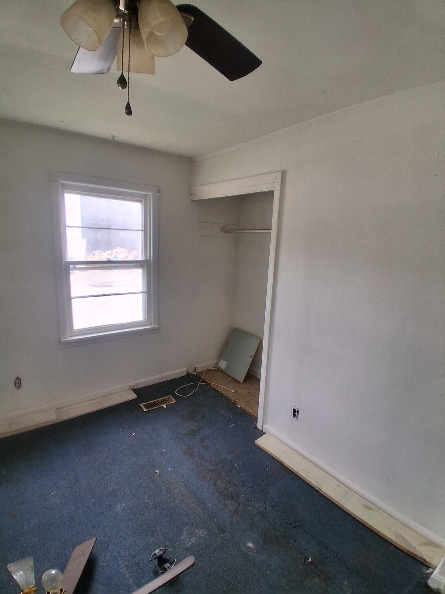 Building Photo - 521 N Davis St