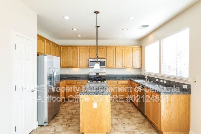 Building Photo - 5208 Rainwood Way