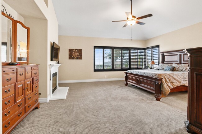 Building Photo - Ready now: Spacious 4 bedroom 3 bath with bonus room and 3 car garage