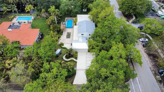 Building Photo - 6900 SW 104th St