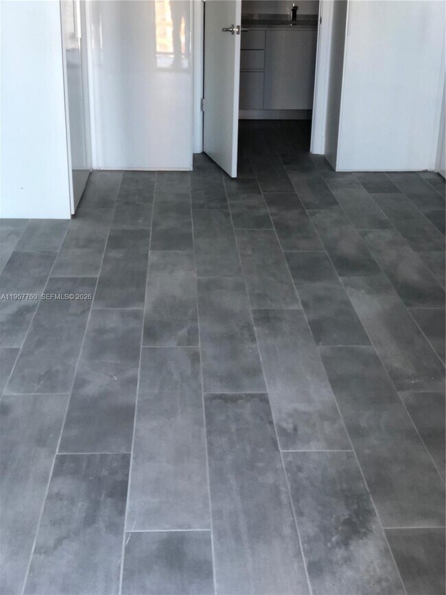 Building Photo - 1010 Brickell Ave