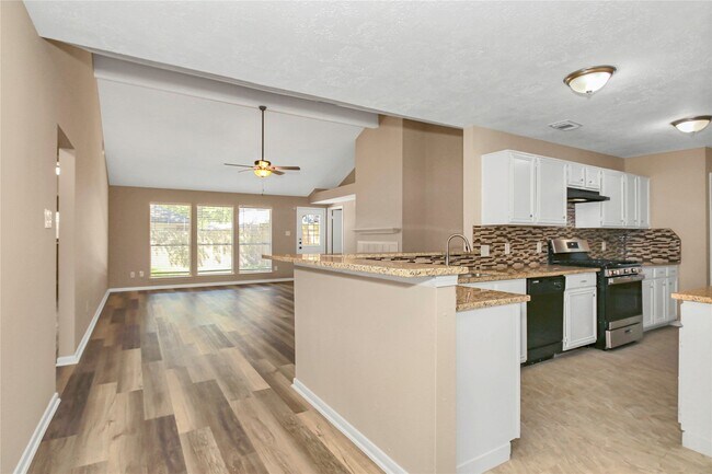 Building Photo - 8235 Alabaster Dr