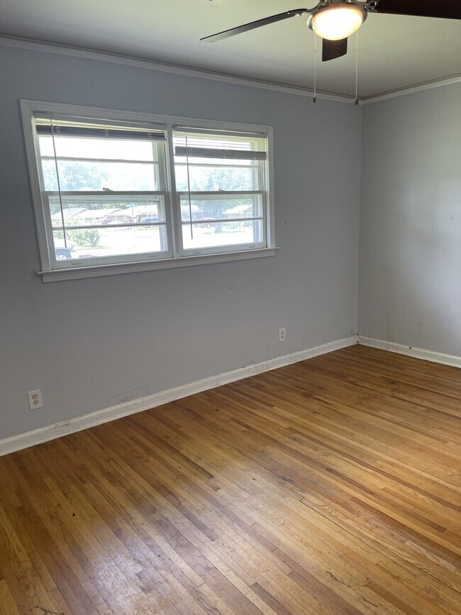 Building Photo - Spring Valley - 314