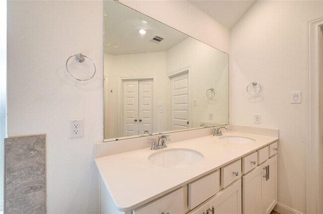 Building Photo - 11442 Harmony Summit Trce