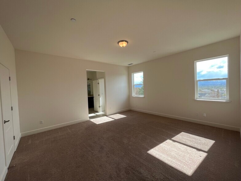 Building Photo - 3355 Barolo Ct