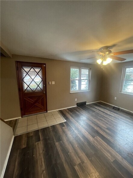 Building Photo - 149 Parkwood Rd