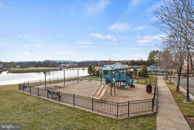 Building Photo - 15221 Londons Bridge Rd