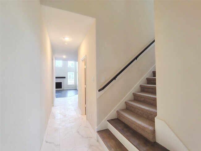 Building Photo - 10551 Paula Bluff Ln