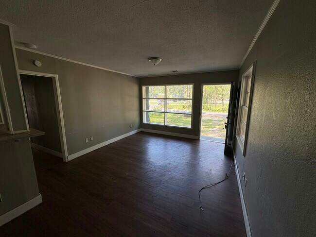 Building Photo - 704 S 22nd Ave