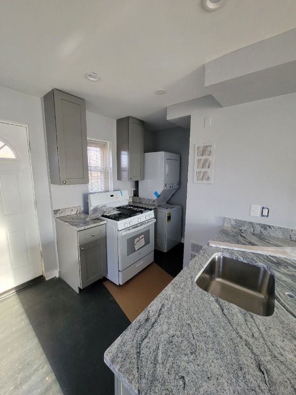 Building Photo - 619 71st Ave