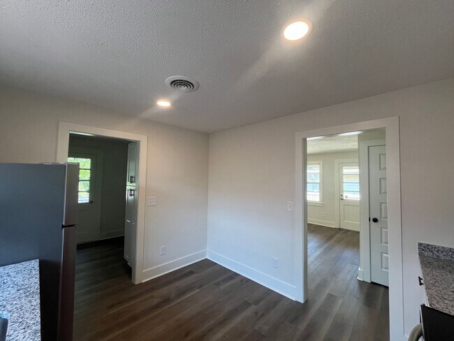 Building Photo - Fully Renovated 3BR/1.5BA – Prime Location + Lawn Care Included