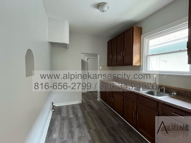 Building Photo - Huge Bonus Room, Vouchers Accepted