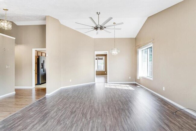 Building Photo - 1075 Mildred Ln SE