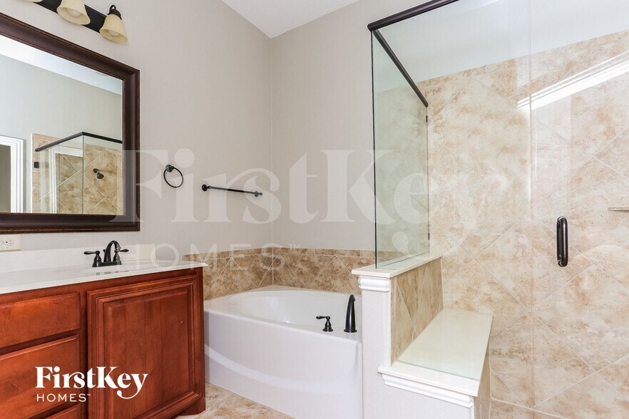 Building Photo - 921 Lucetta St