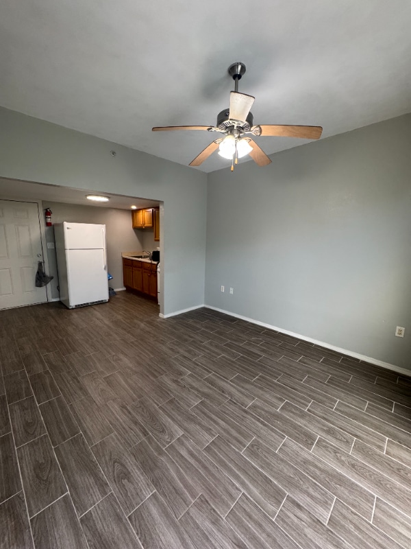 Building Photo - 201 S Stillman St