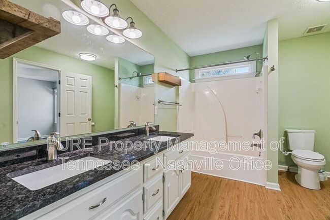 Building Photo - 1630 Lillian Cir