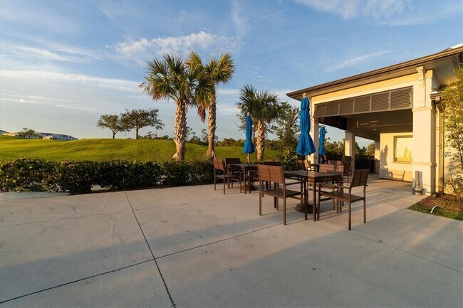 Building Photo - 14050 Heritage Landing Blvd