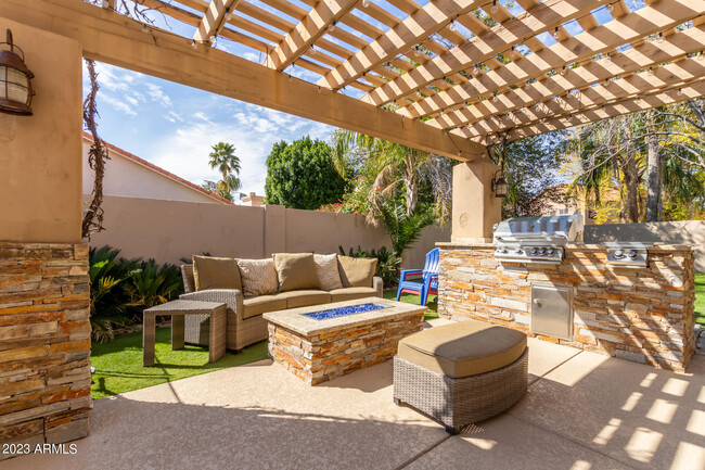 Building Photo - 9091 E Camino Del Santo