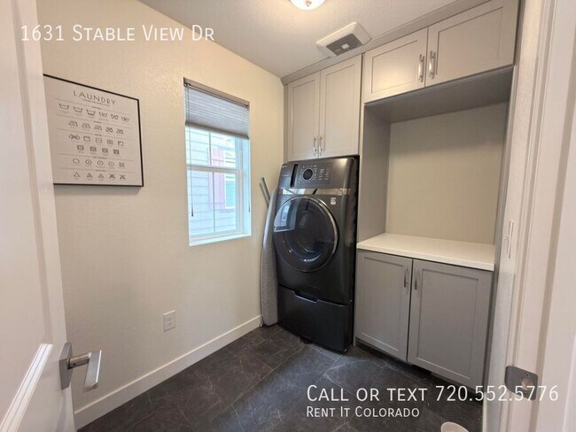 Building Photo - 1631 Stable View Dr