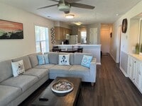 Building Photo - 537 White River Dr