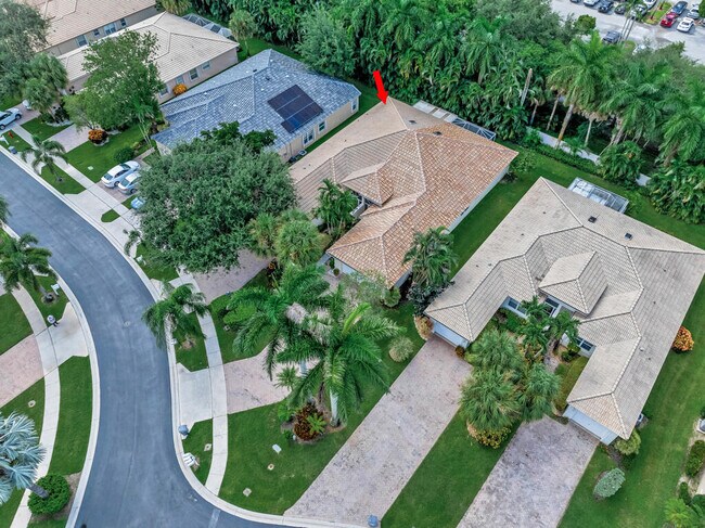 Building Photo - 9795 Crescent View Dr S