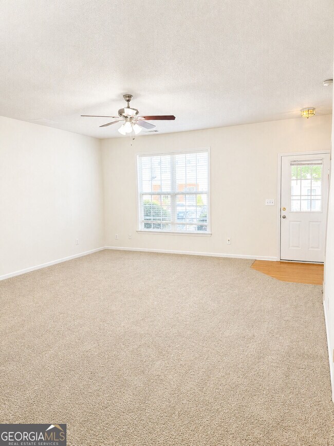 Building Photo - 9155 Nesbit Ferry Rd