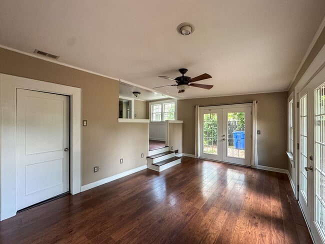 Building Photo - Gorgeous 4 Bed, 3 Bath Haymount Home
