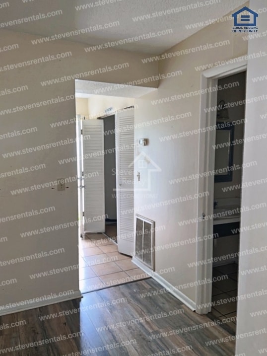 Building Photo - 4131 Wilkesview Dr