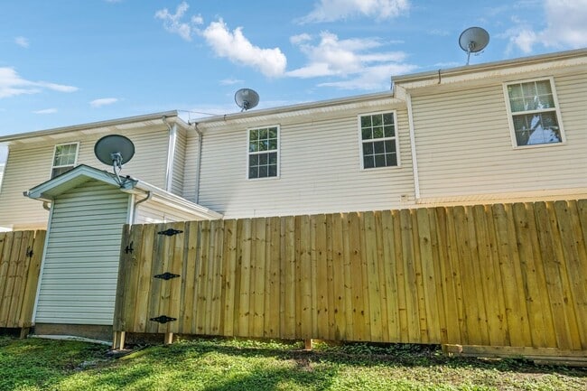 Building Photo - 354 Arapaho Dr