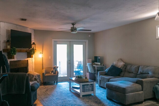 Building Photo - 2597 Panther Creek Rd