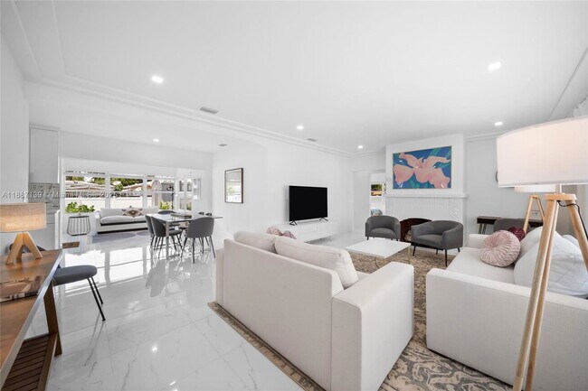 Building Photo - 1625 Hollywood Blvd