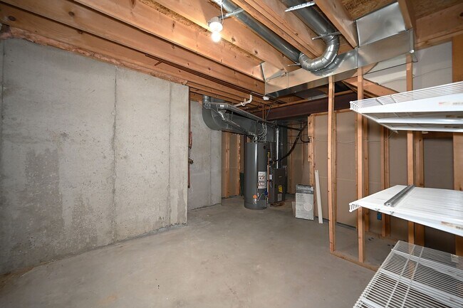Building Photo - 4 Bedroom,2.5 Bath with 2-car garage Platt...